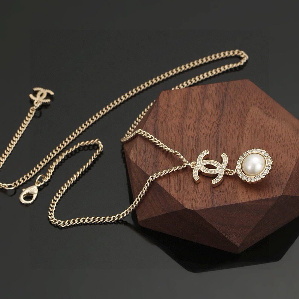Ch**el NECKLACE