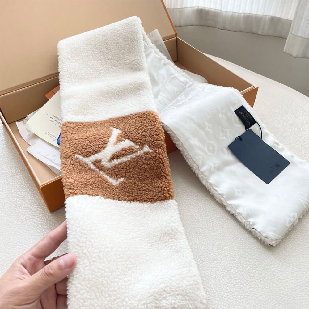 LV Never Freeze Scarf