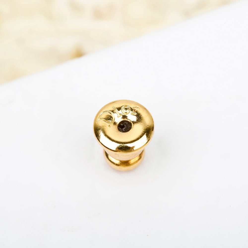D10r Sparkling Clover Earrings