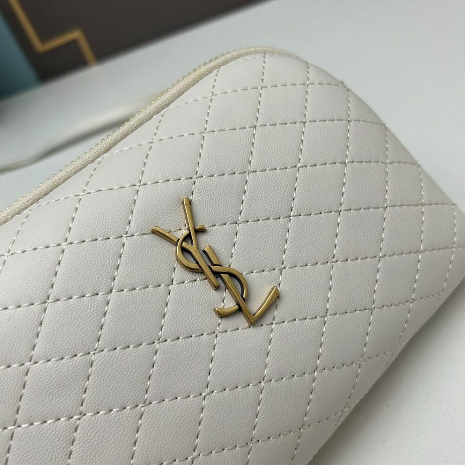 Y51 Gaby zipped pouch in quilted lambskin