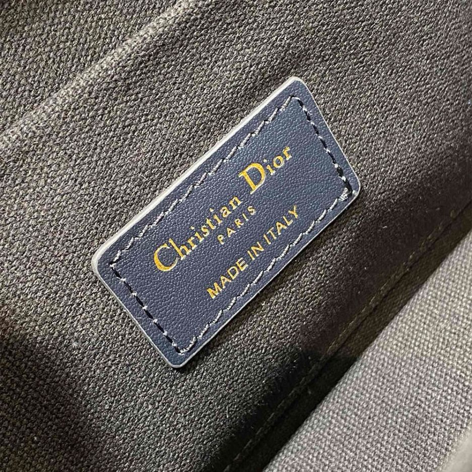 D10r East-West D10r Book Tote with strap